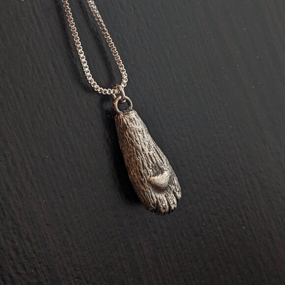 Lucky Rabbit's Paw Pendant - Picture 3 of 5